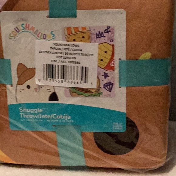 Squishmallows Snuggle Throw - Picture 2 of 6